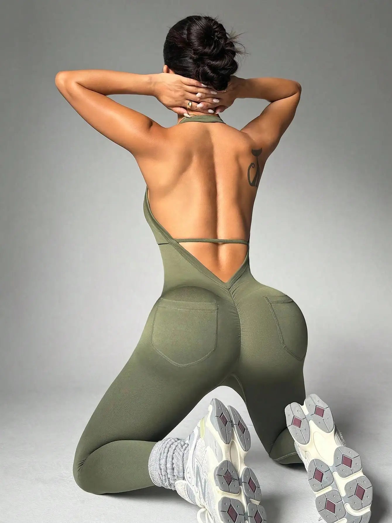 Women’s Seamless Elastic Vest-Style Sports Jumpsuit with Pocket - Solid Color