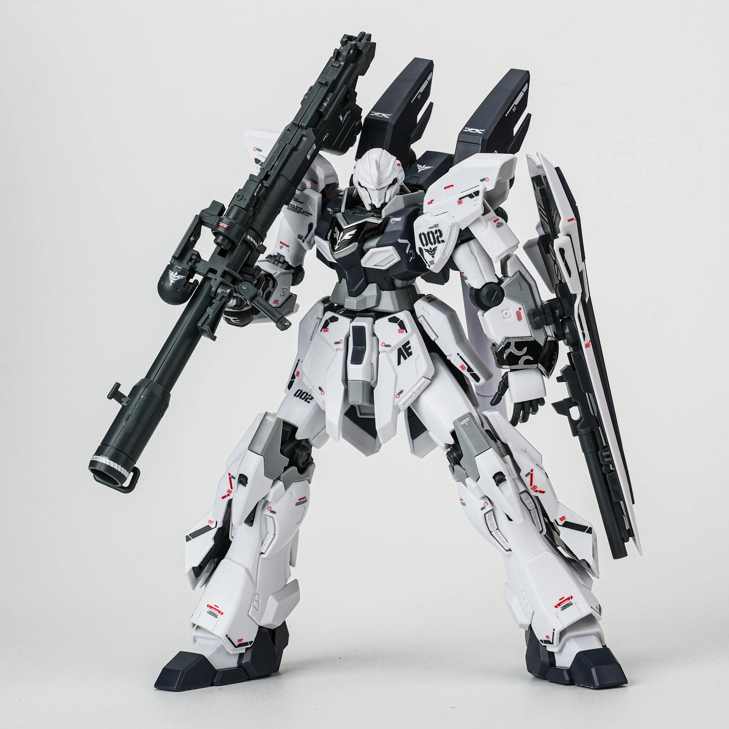 Bandai Sinanju Stein MSN-06S HGUC 1/144 Plastic Model Kit
