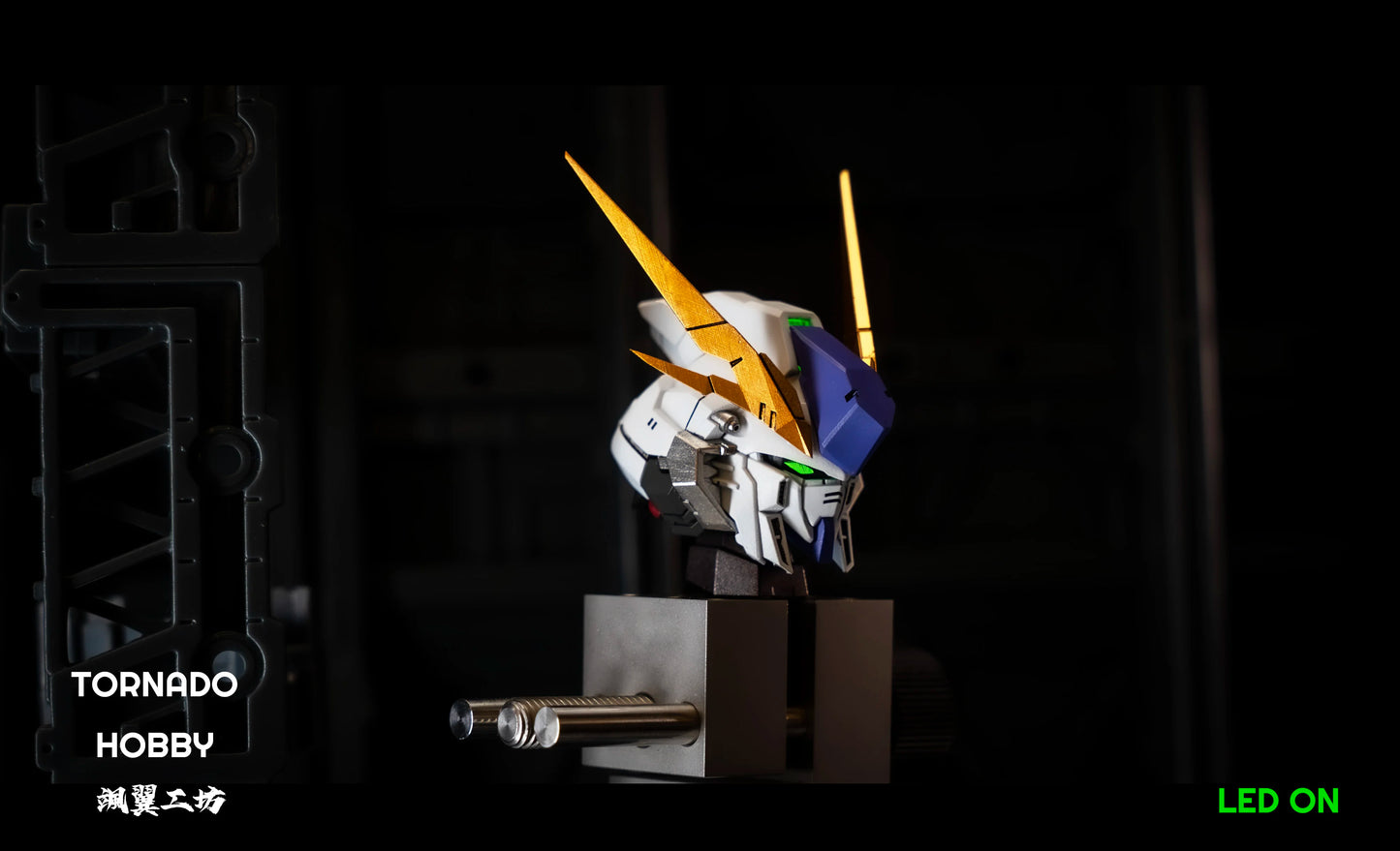 TORNADO HOBBY Studio XI RX-105 Head Carving 1/144 1/72 Sky Defender Assembly Model Kit Toy GK Model Mecha Head Accessory Gifts