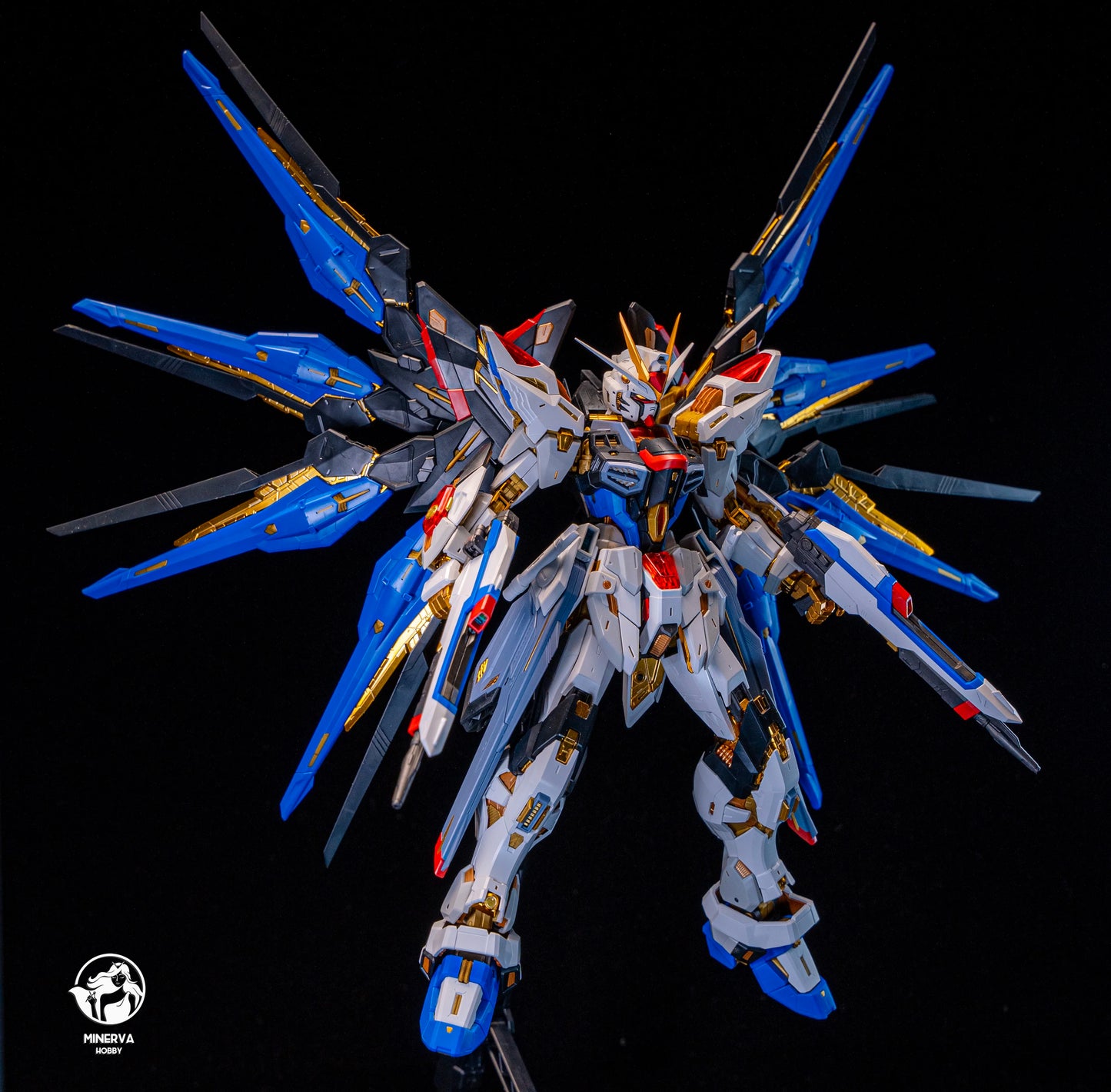 In Stock Minerva Hobby STRIKE FREEDOM Head Carving MG MGEX Assembly Model Kit Midnight With Lamp Toy Mecha Model Head Toys Gifts