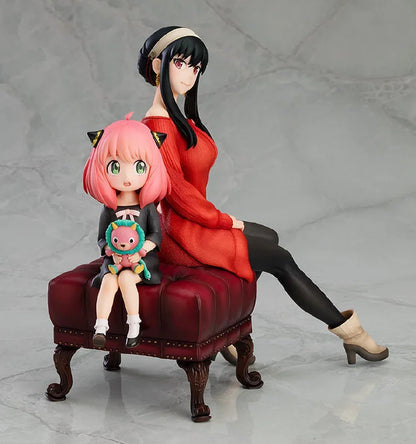 15cm Spy×Family Anya Forger and Yor Sitting on Sofa Anime Figure Model Statue Desktop Decoration Toy