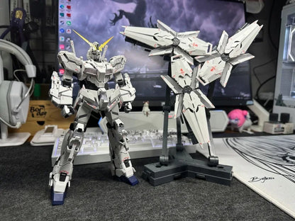 Bandai RX-0 Unicorn Ver.Ka 1/100 Assembly Plastic Model Kit