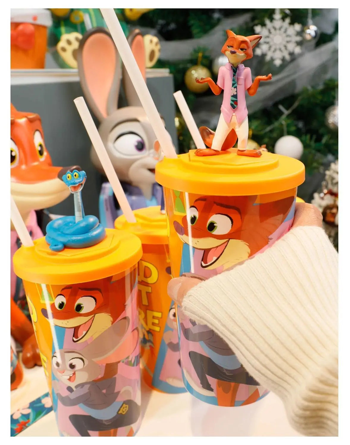 【HOT】Zootopia 2 Disney Movie Shaped Water Cup Nick Judy Cartoon Styled Cups With Crossbody Strap Kawaii Birthday Girl Boy Gifts
