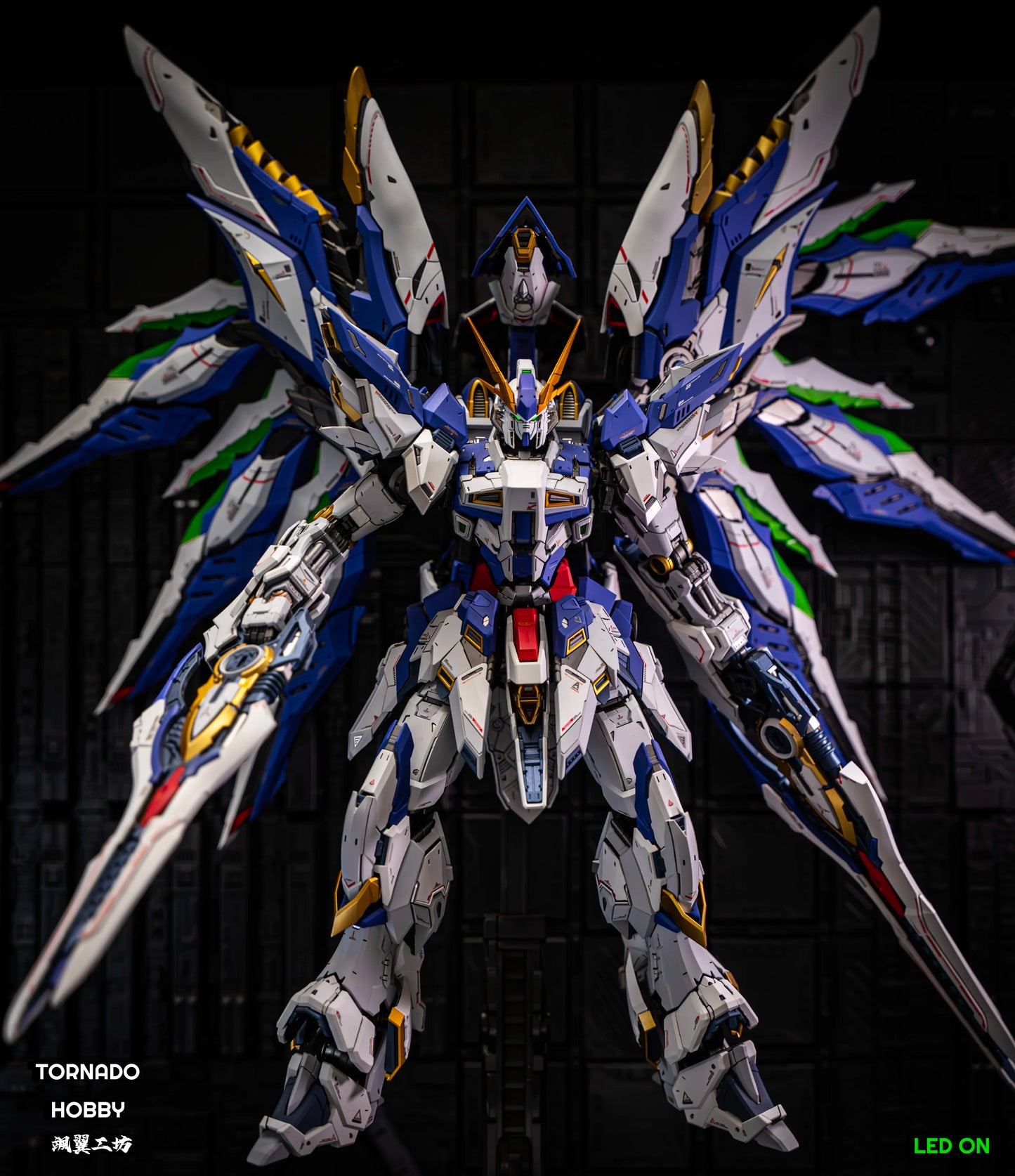 TORNADO HOBBY Studio XI RX-105 Head Carving 1/144 1/72 Sky Defender Assembly Model Kit Toy GK Model Mecha Head Accessory Gifts