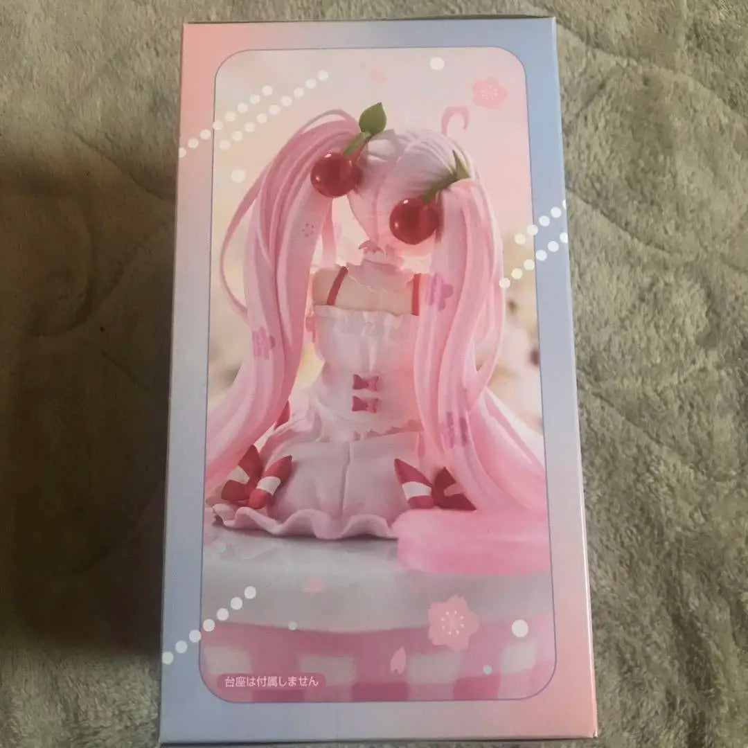 Bandai Hatsune Miku Sakura 2025 Ver 14CM PVC Model