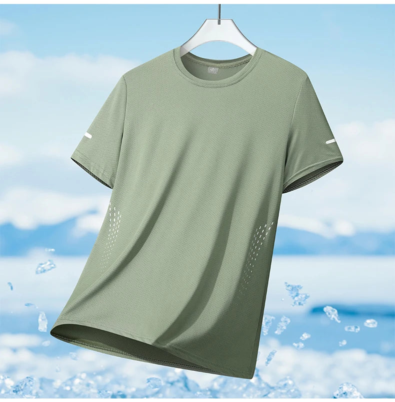 Chrlck Men’s Quick Drying Breathable Running T-Shirt Soft Elastic Outdoor Sports Shirt Summer