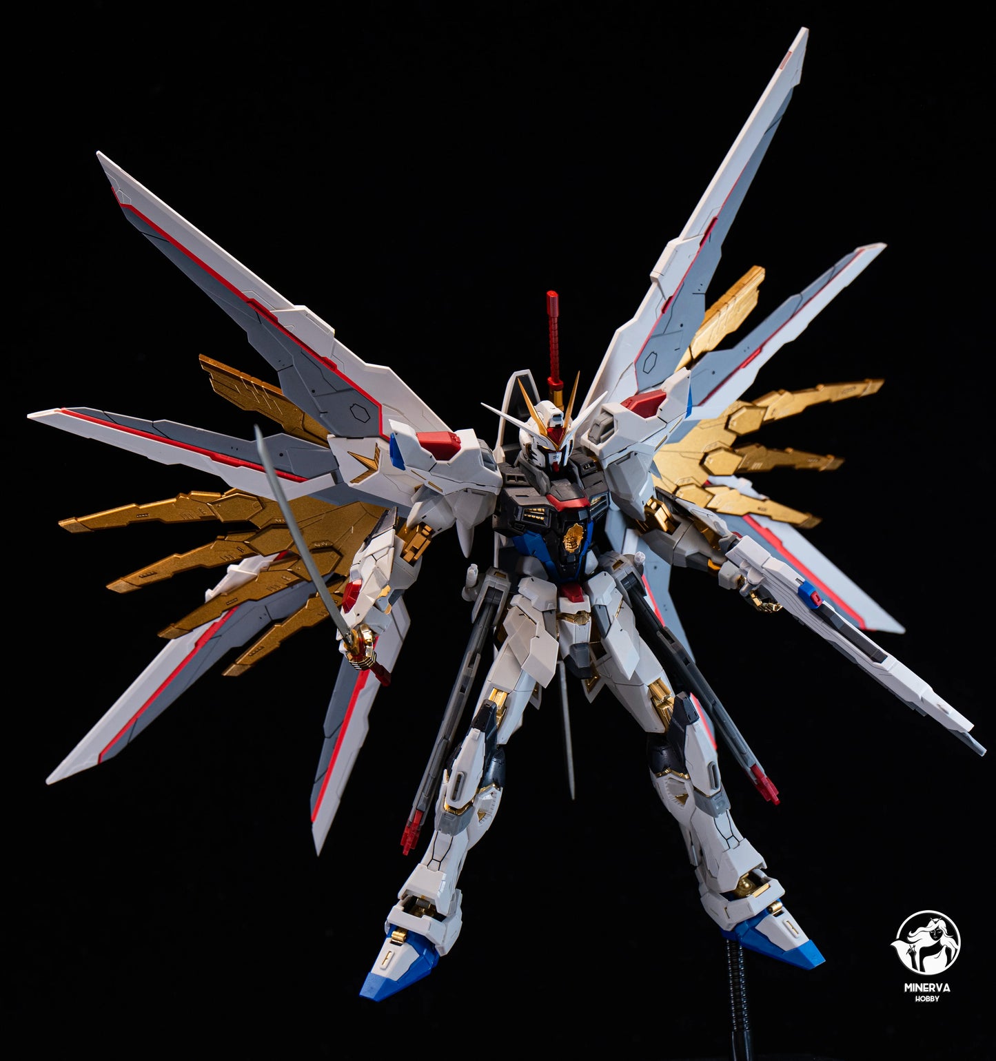 In Stock Minerva Hobby STRIKE FREEDOM Head Carving MG MGEX Assembly Model Kit Midnight With Lamp Toy Mecha Model Head Toys Gifts