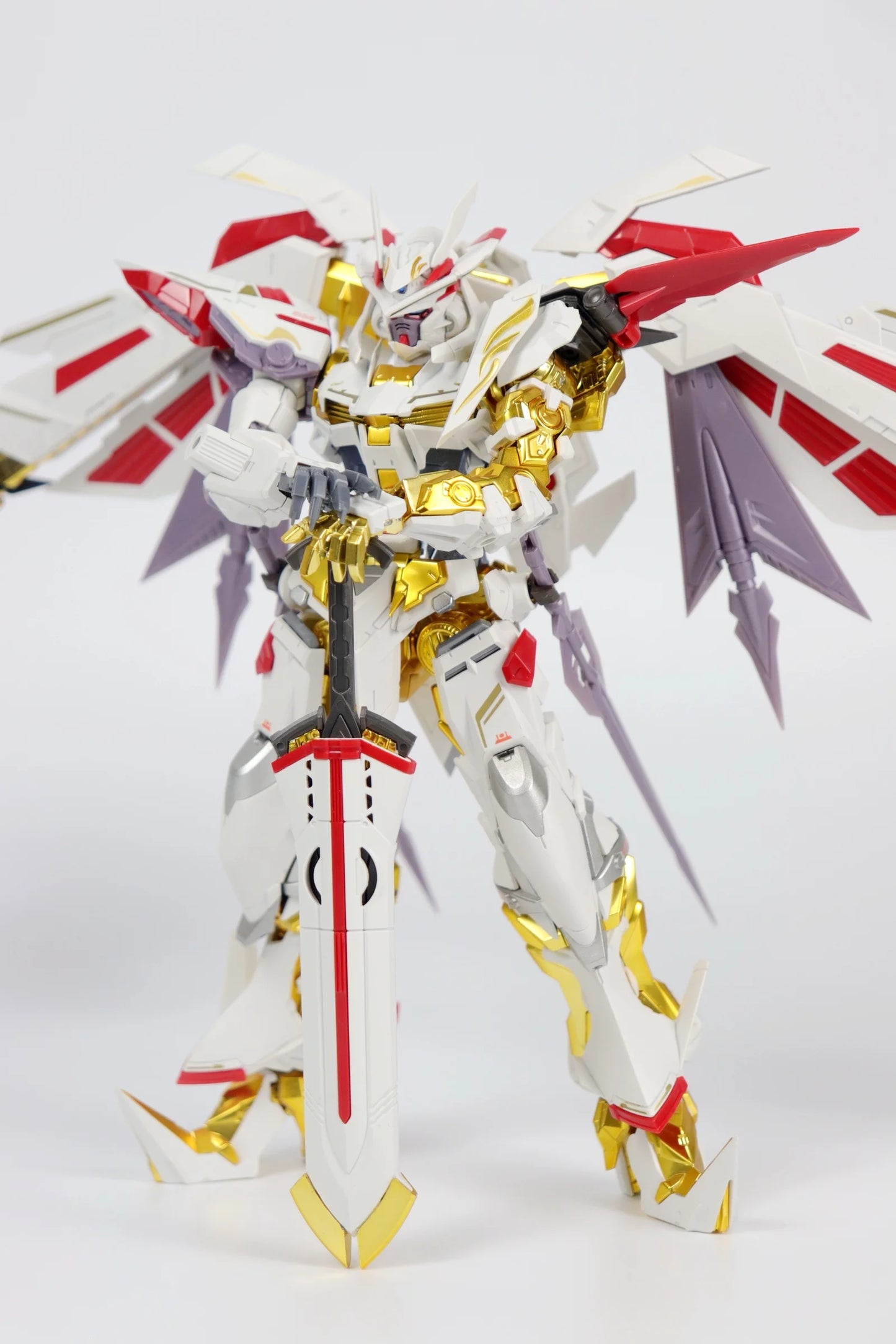 Bandai Daban 8826 Gold Astray Frame MG 1/100 ABS Model Kit
