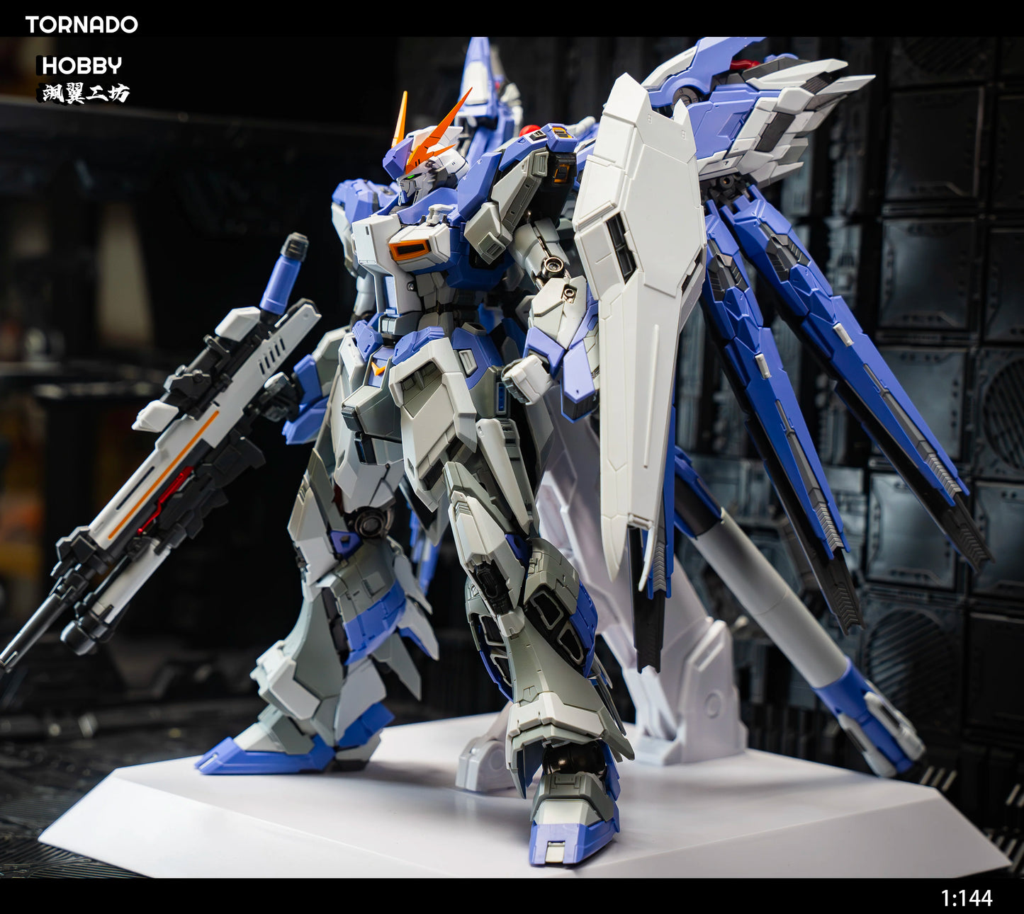 TORNADO HOBBY Studio XI RX-105 Head Carving 1/144 1/72 Sky Defender Assembly Model Kit Toy GK Model Mecha Head Accessory Gifts