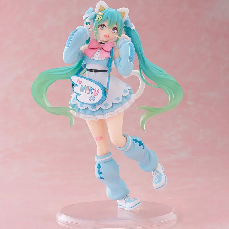 Bandai Hatsune Miku Fancy Cat Eat Ver. 18CM PVC Figure