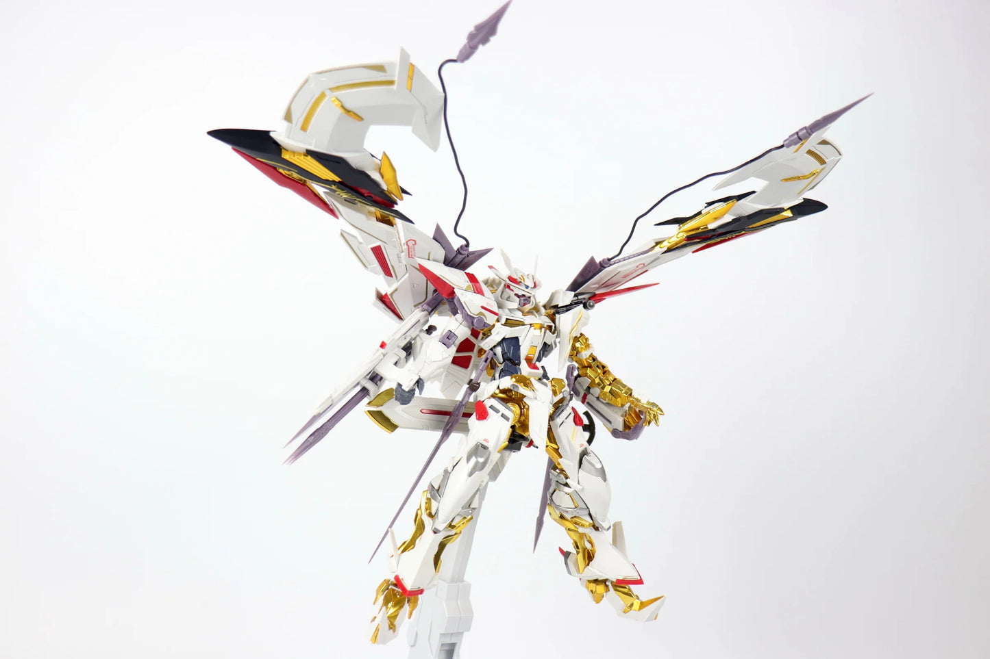 Bandai Daban 8826 Gold Astray Frame MG 1/100 ABS Model Kit
