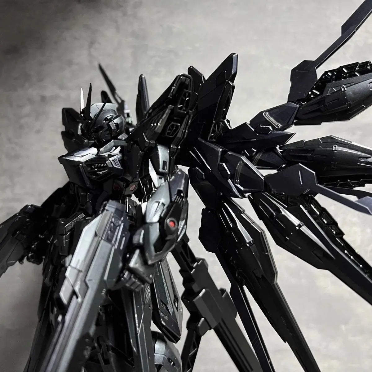 In Stock PIANXIN Strike Freedom MG 1/100 MGEX Assembly Model Kit Midnight Coating Action Figure Plastic Model Toys Kids Gift