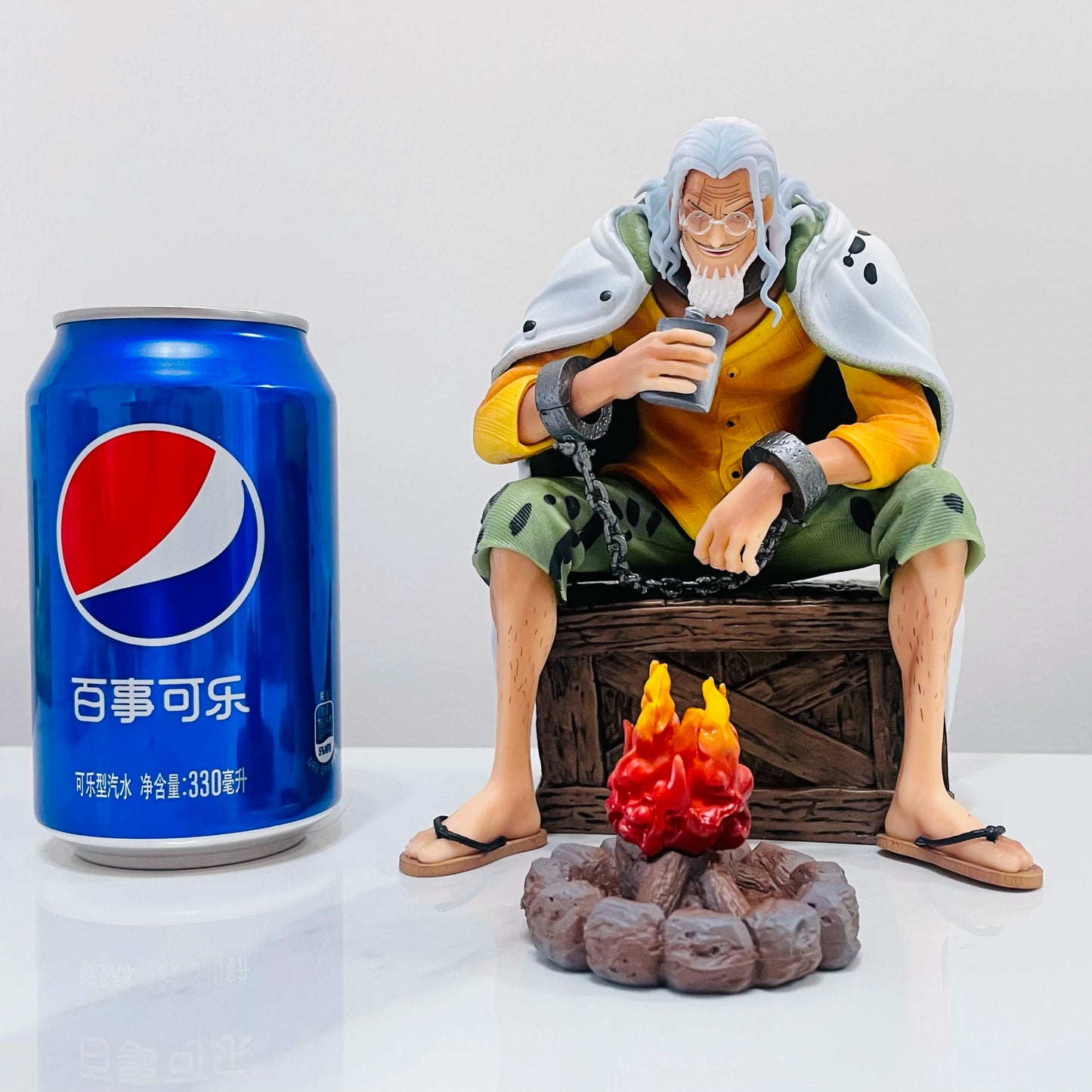 New One Piece Silvers Rayleigh Anime Figure Gk Action Figure PVC Statue Model Collection Decoration Toy Gif