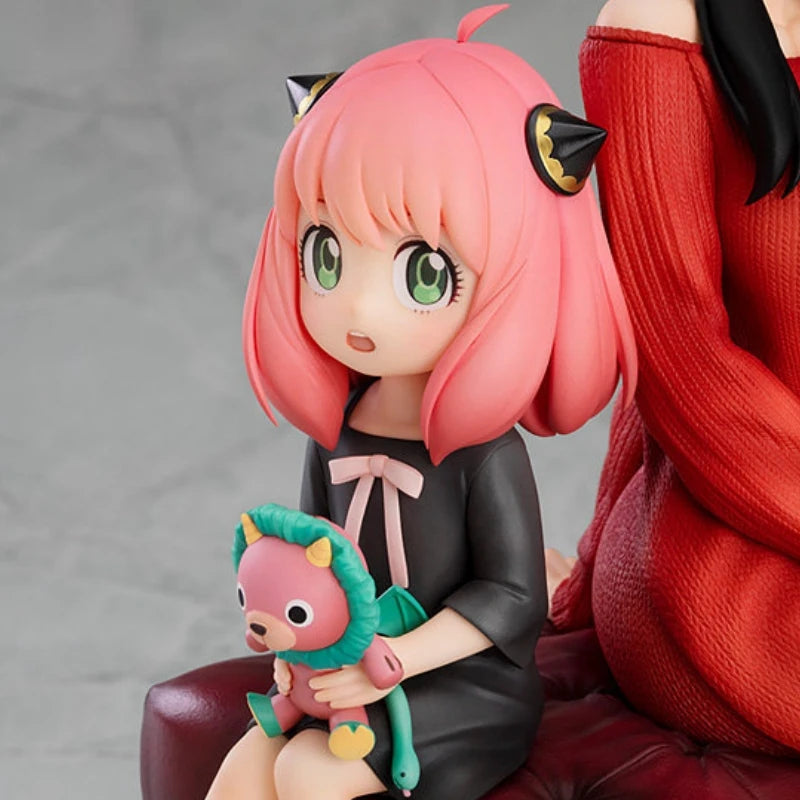 15cm Spy×Family Anya Forger and Yor Sitting on Sofa Anime Figure Model Statue Desktop Decoration Toy