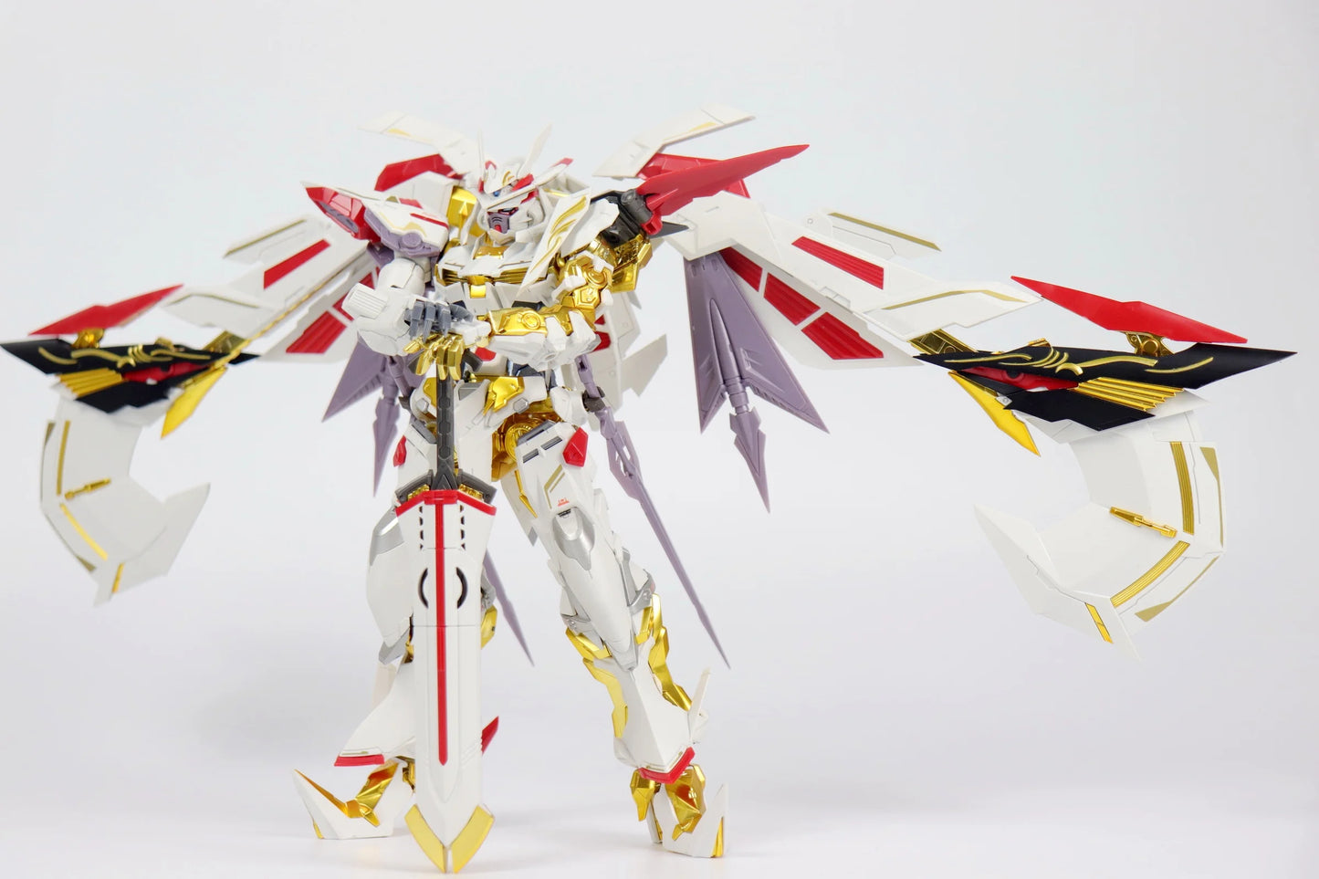 Bandai Daban 8826 Gold Astray Frame MG 1/100 ABS Model Kit