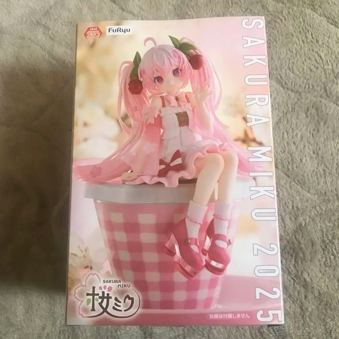 Bandai Hatsune Miku Sakura 2025 Ver 14CM PVC Model