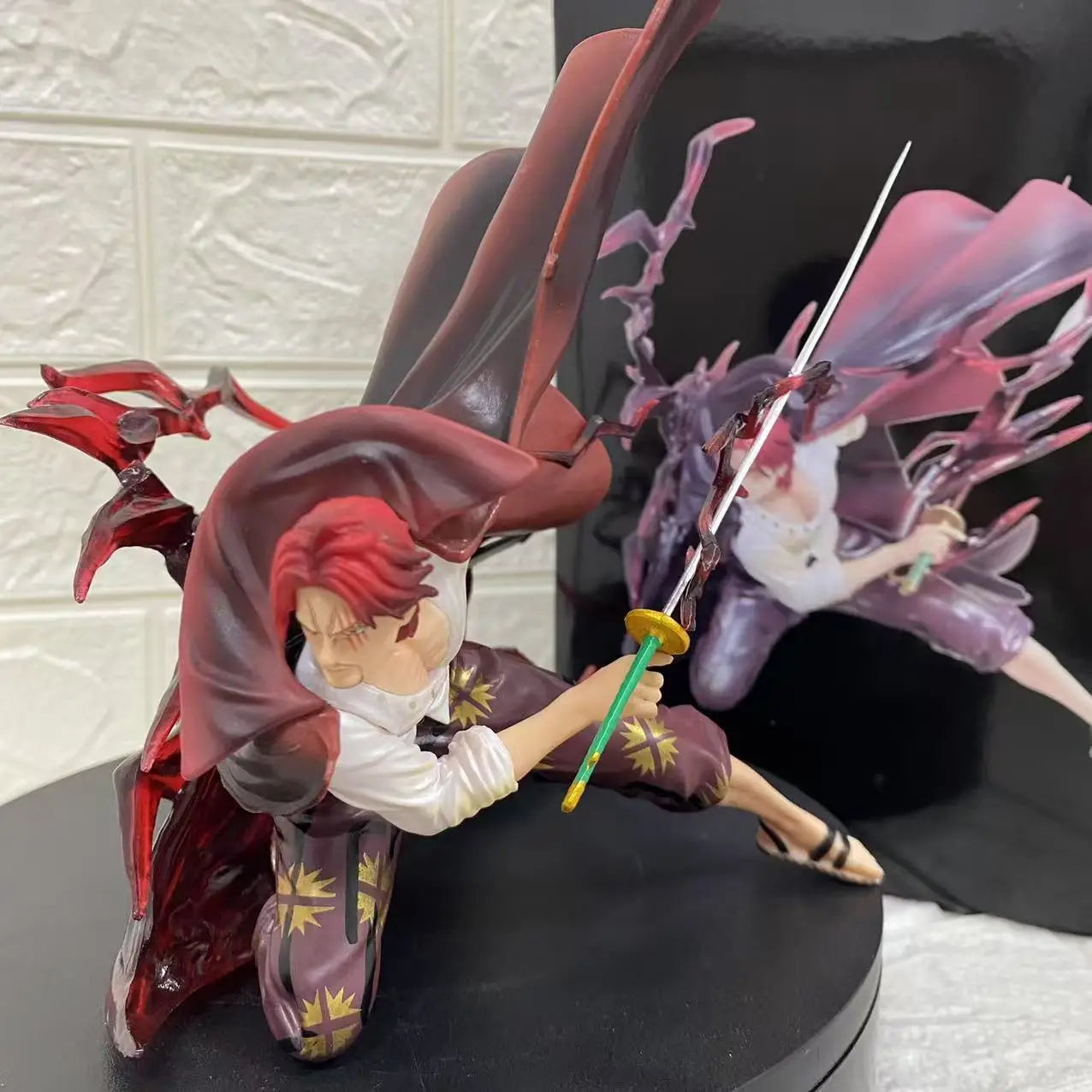 2025 Red Hair Shanks Crouching Pose Action Figure Collectible Model Toy Boxed Sailor Themed Decorative Item Anime Game Figurine