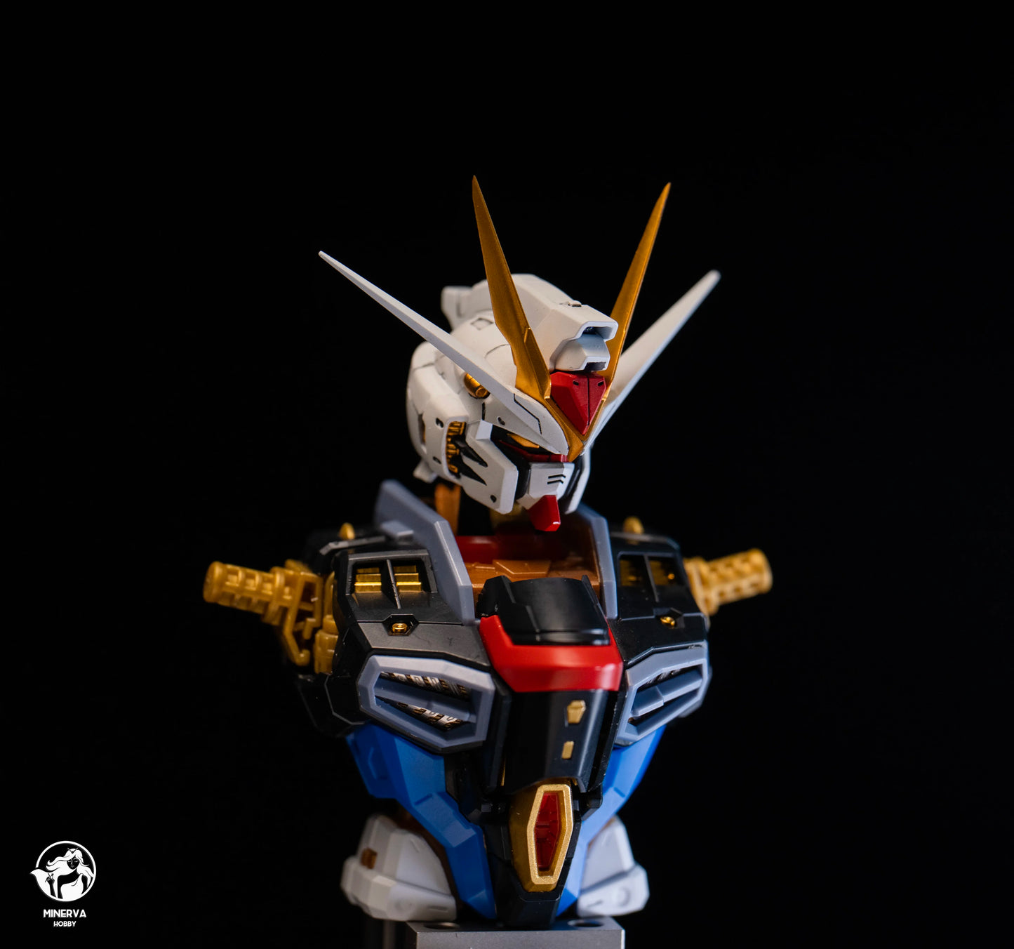 In Stock Minerva Hobby STRIKE FREEDOM Head Carving MG MGEX Assembly Model Kit Midnight With Lamp Toy Mecha Model Head Toys Gifts