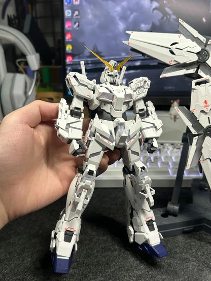 Bandai RX-0 Unicorn Ver.Ka 1/100 Assembly Plastic Model Kit
