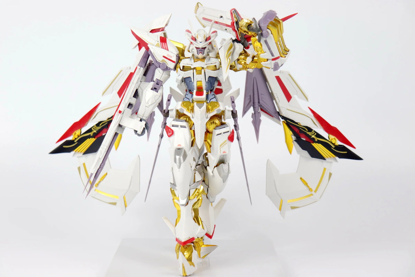 Bandai Daban 8826 Gold Astray Frame MG 1/100 ABS Model Kit