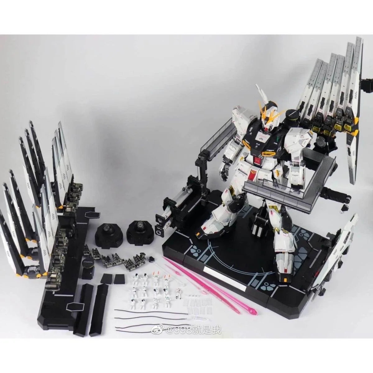 In Stock DABAN Model RX-93 V PG 1/60 Metal Structure Toys Assembly Model Kit Action Figure Plastic Robot Ornament Gifts