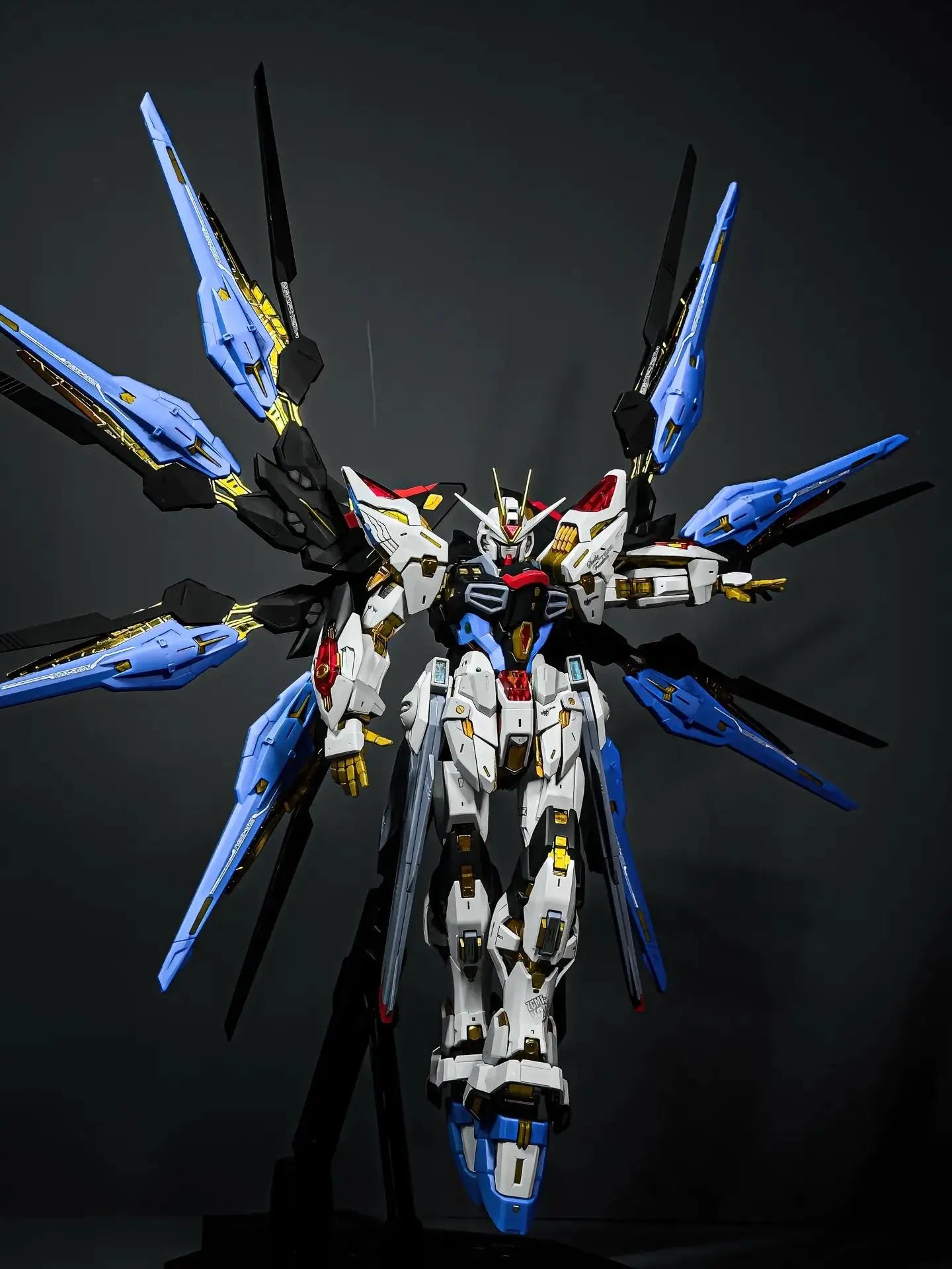 Changlong Model 7701 Mgex Zgmf-X20a Strike Freedom Plastic Skeleton Kit Anime Action Figure Robot Gift Toy - With Wings