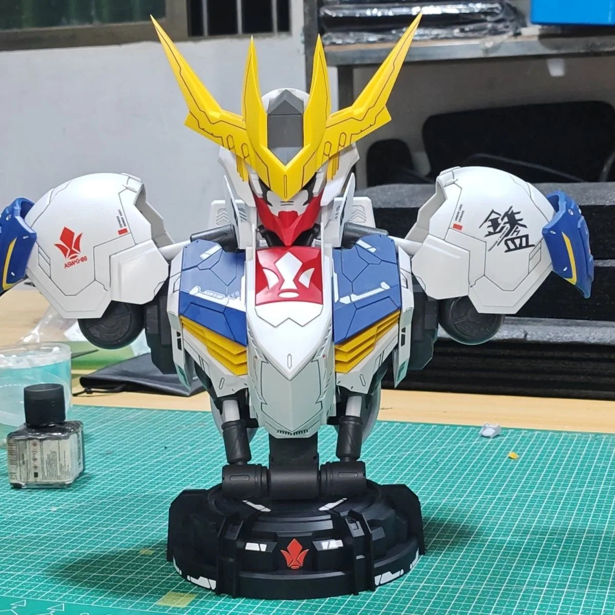 In Stock HAHA Model Barbatos Lupus Rex Bust 1/30 Assembly Model Kit Action Figures Plastic Model Kits Toy Gift