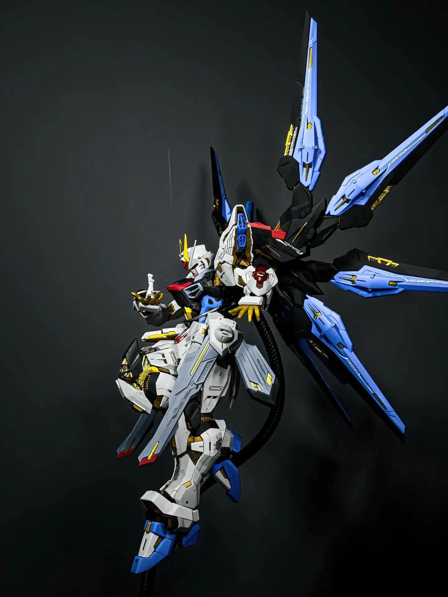 Changlong Model 7701 Mgex Zgmf-X20a Strike Freedom Plastic Skeleton Kit Anime Action Figure Robot Gift Toy - With Wings