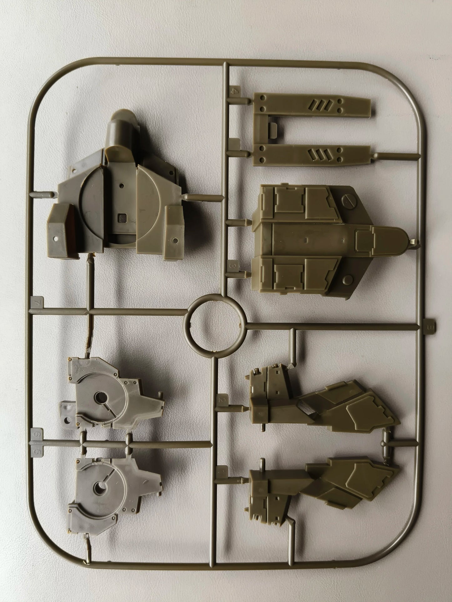 In Stock YMS-16M XAMEL Assembly Model Kit Desert Yellow Yms-16m Figures  Action Figure Plastic Model Toy Robot Gifts