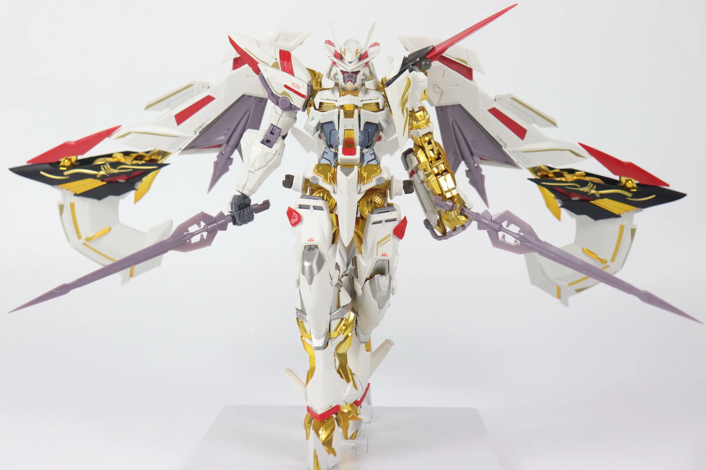 Bandai Daban 8826 Gold Astray Frame MG 1/100 ABS Model Kit