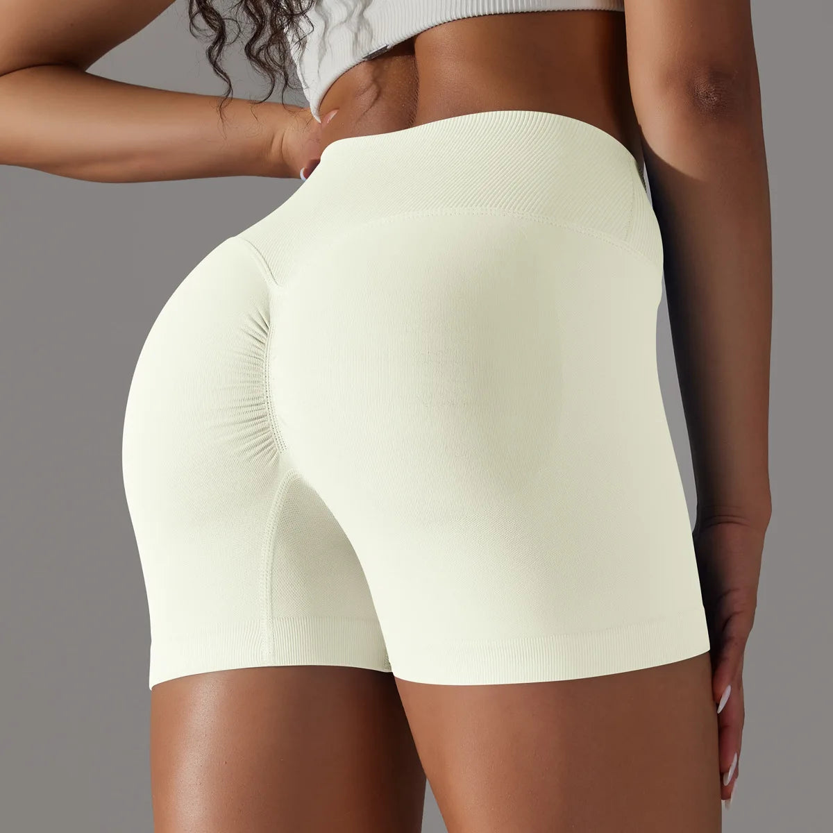 The Codex Summer V-Waist Peach Hip Lifting High Waist Seamless Yoga Shorts Tight Fitting Three Part Running Pants Speed