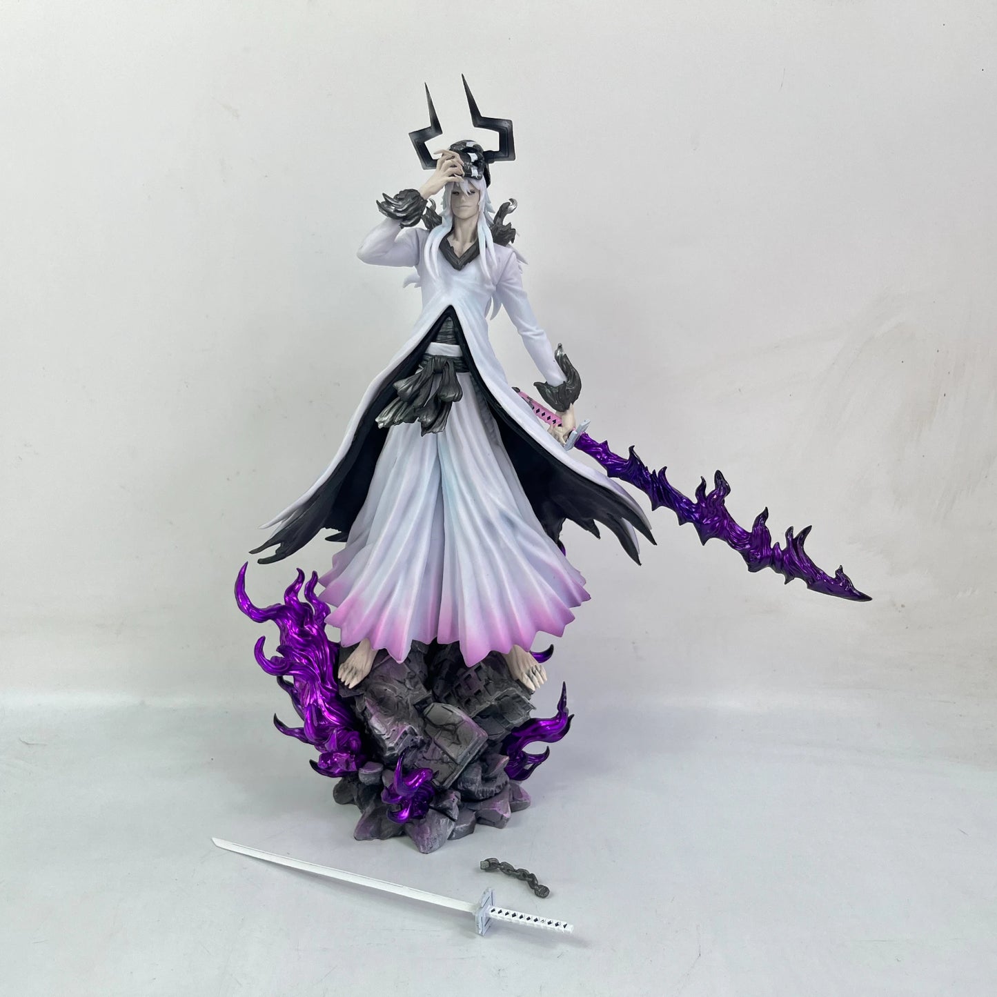 31-33cm Bleach Ichigo Figure Hollow White Horned & Mugetsu Form PVC Anime Peripheral Desktop Decor Collectible Statue Fan Gift