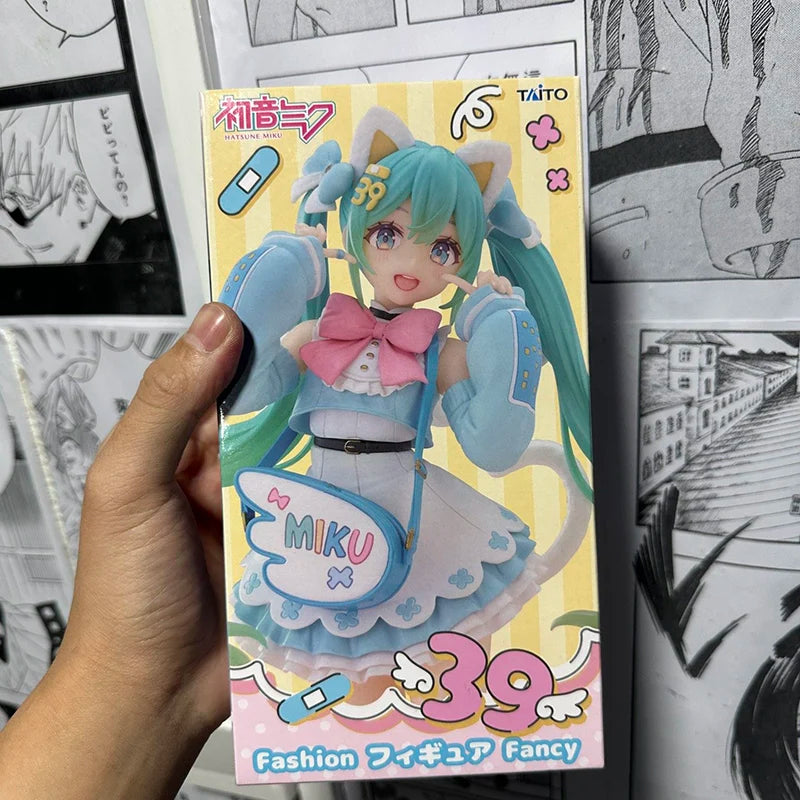 Bandai Hatsune Miku Fancy Cat Eat Ver. 18CM PVC Figure