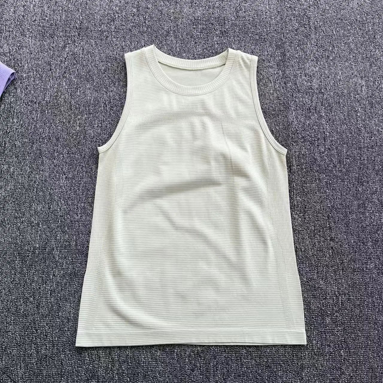 Women’s Short Sleeve Quick Drying Yoga & Running Sports T-Shirt Pilates Fitness Top - light green / S