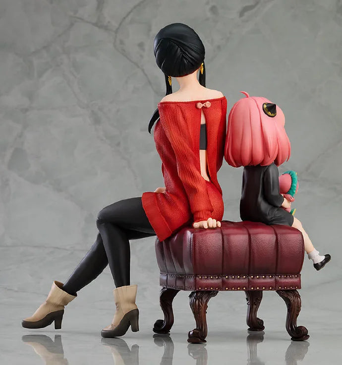 15cm Spy×Family Anya Forger and Yor Sitting on Sofa Anime Figure Model Statue Desktop Decoration Toy