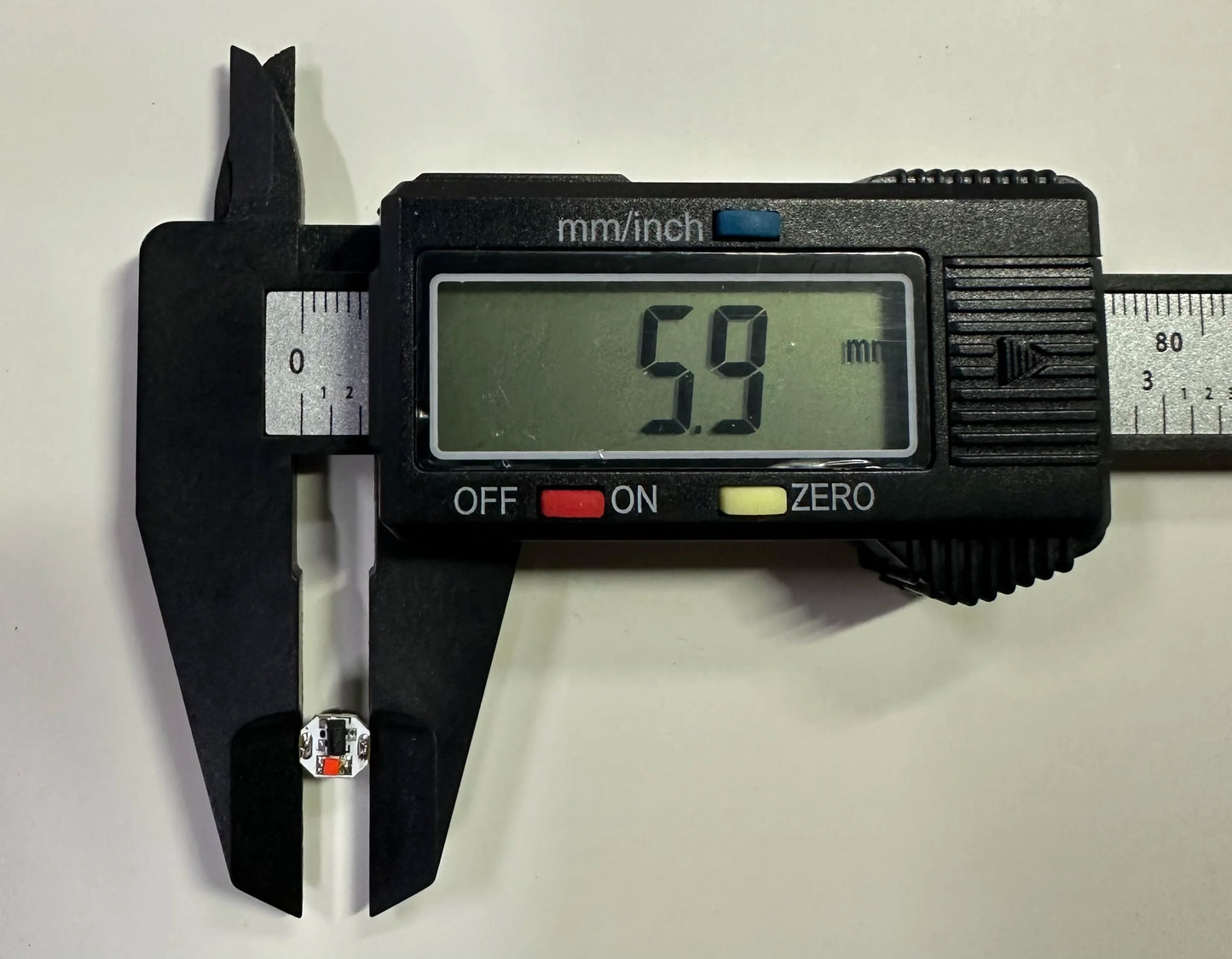 In Stock Minerva Hobby STRIKE FREEDOM Head Carving MG MGEX Assembly Model Kit Midnight With Lamp Toy Mecha Model Head Toys Gifts