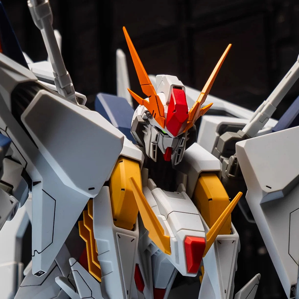 TORNADO HOBBY Studio XI RX-105 Head Carving 1/144 1/72 Sky Defender Assembly Model Kit Toy GK Model Mecha Head Accessory Gifts