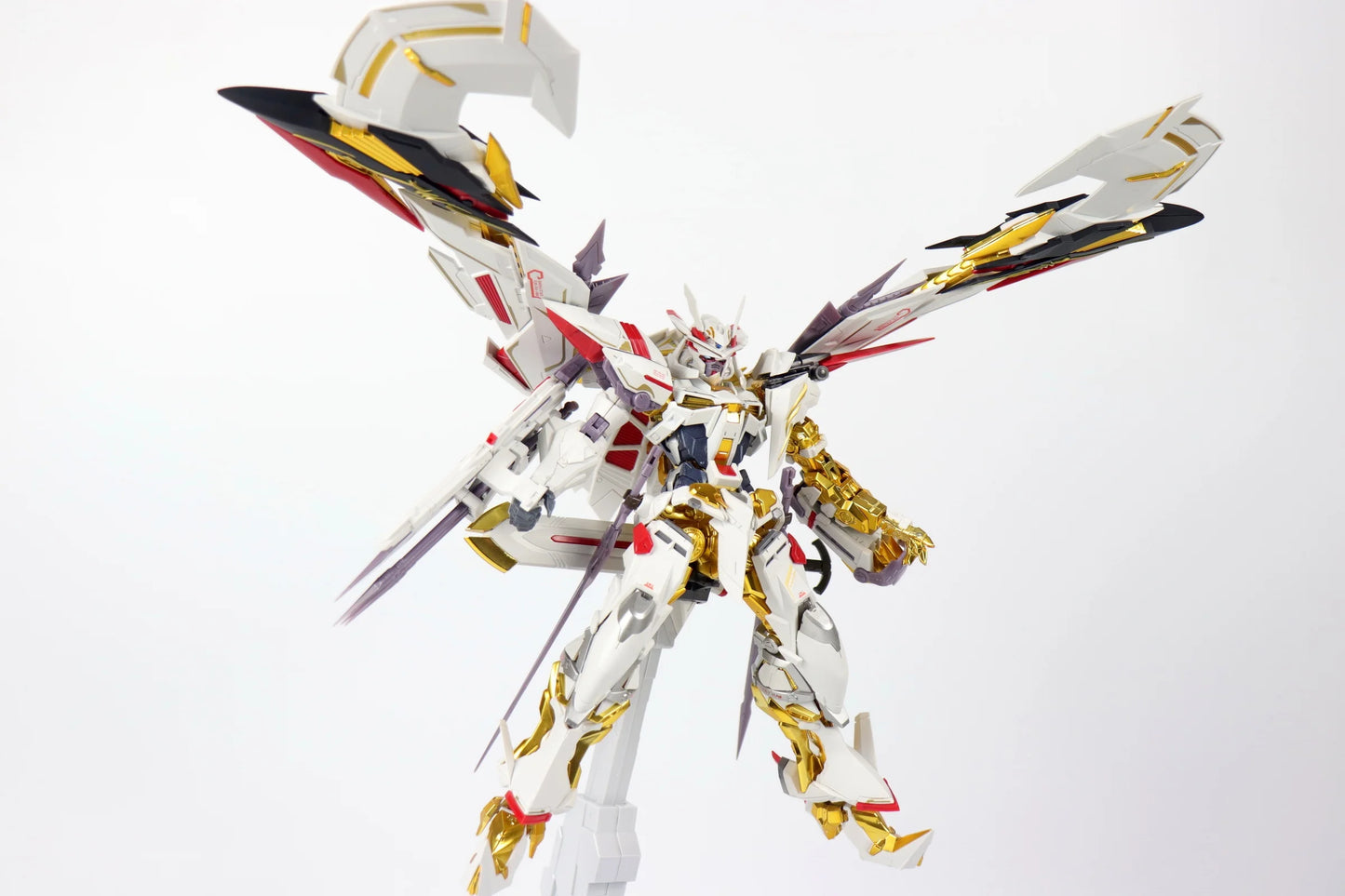Bandai Daban 8826 Gold Astray Frame MG 1/100 ABS Model Kit