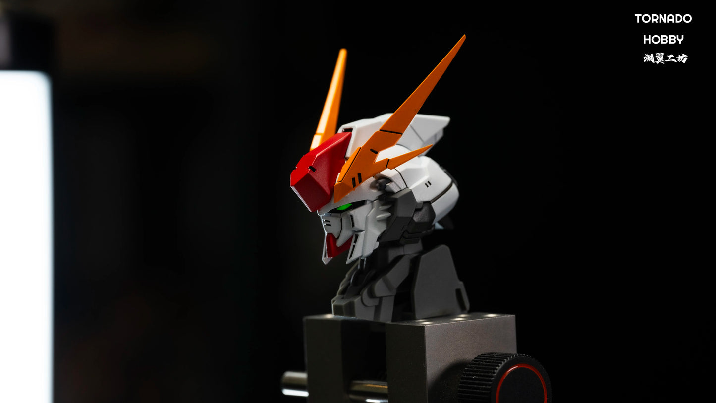 TORNADO HOBBY Studio XI RX-105 Head Carving 1/144 1/72 Sky Defender Assembly Model Kit Toy GK Model Mecha Head Accessory Gifts