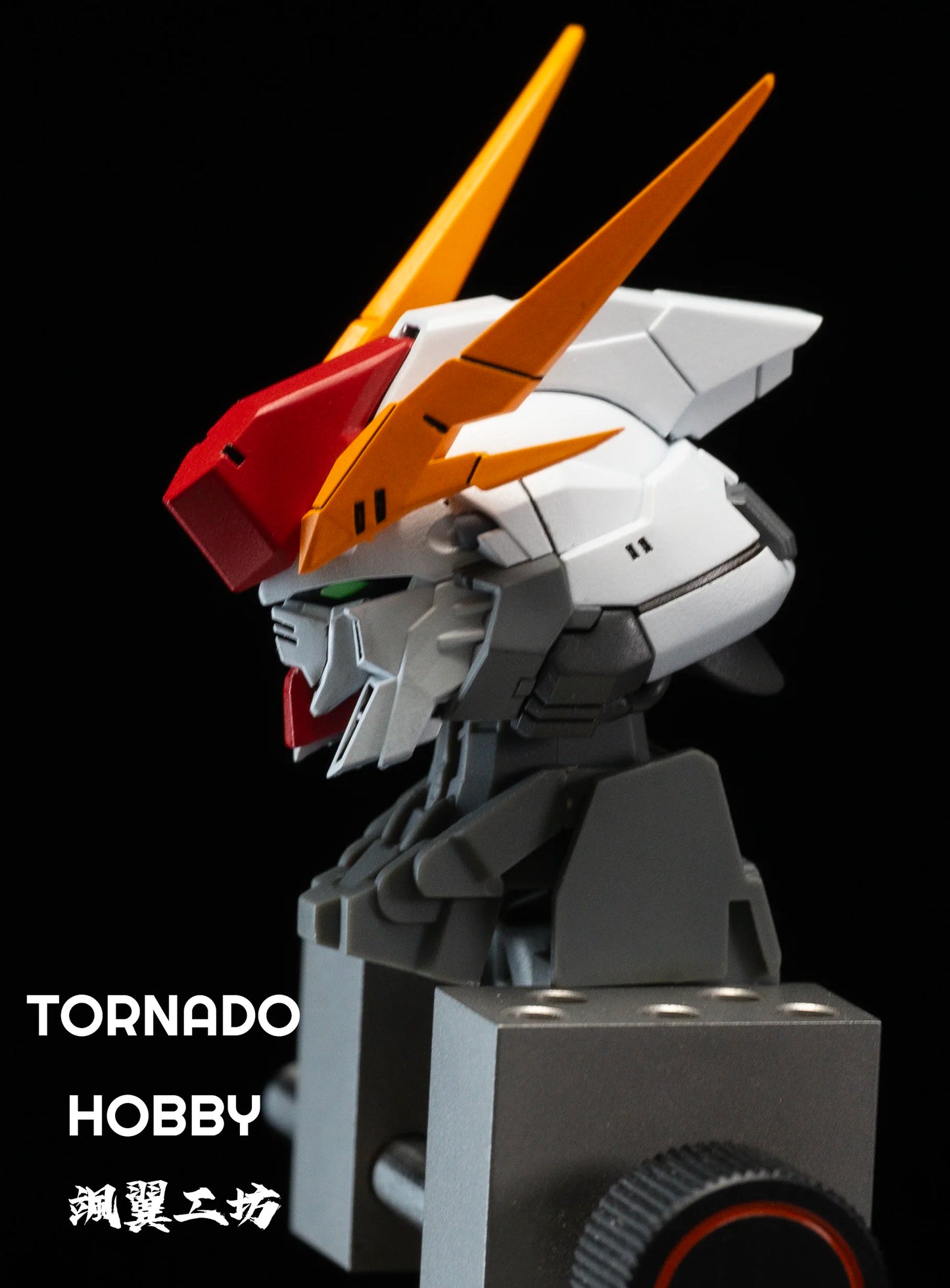 TORNADO HOBBY Studio XI RX-105 Head Carving 1/144 1/72 Sky Defender Assembly Model Kit Toy GK Model Mecha Head Accessory Gifts