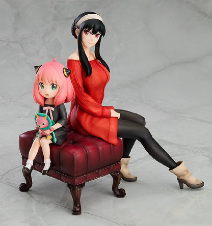 15cm Spy×Family Anya Forger and Yor Sitting on Sofa Anime Figure Model Statue Desktop Decoration Toy