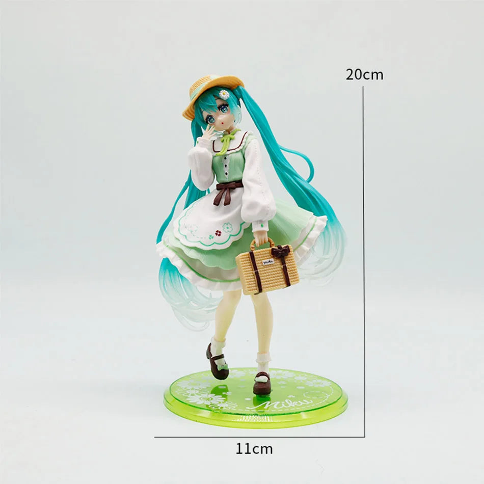 Collector’s Edition PVC Tano/Yotsuba Princess Cute Bishoujo Anime Figurine – Premium Exquisite Display Collectible