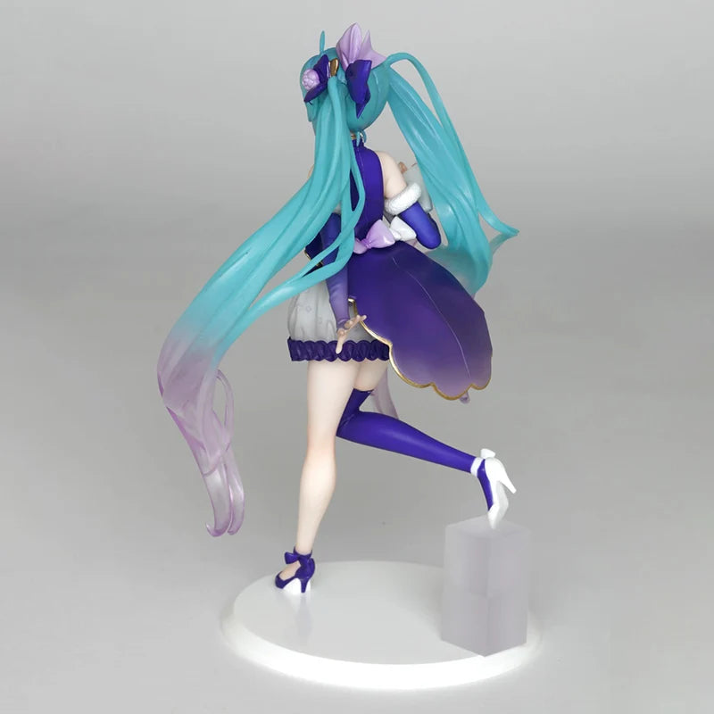 TAiTO Four Seasons Series Hatsune Miku 18CM PVC Model Figure