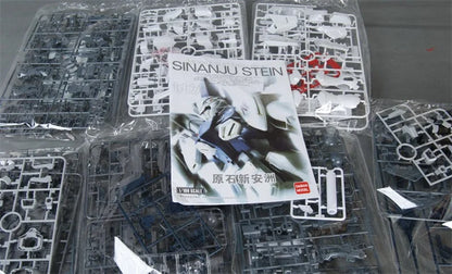 Bandai Sinanju Stein MSN-06S Model Kit 1/100 ABS
