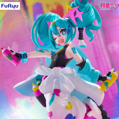FuRyu Hatsune Miku Painting Girl Ver. 19CM PVC Model