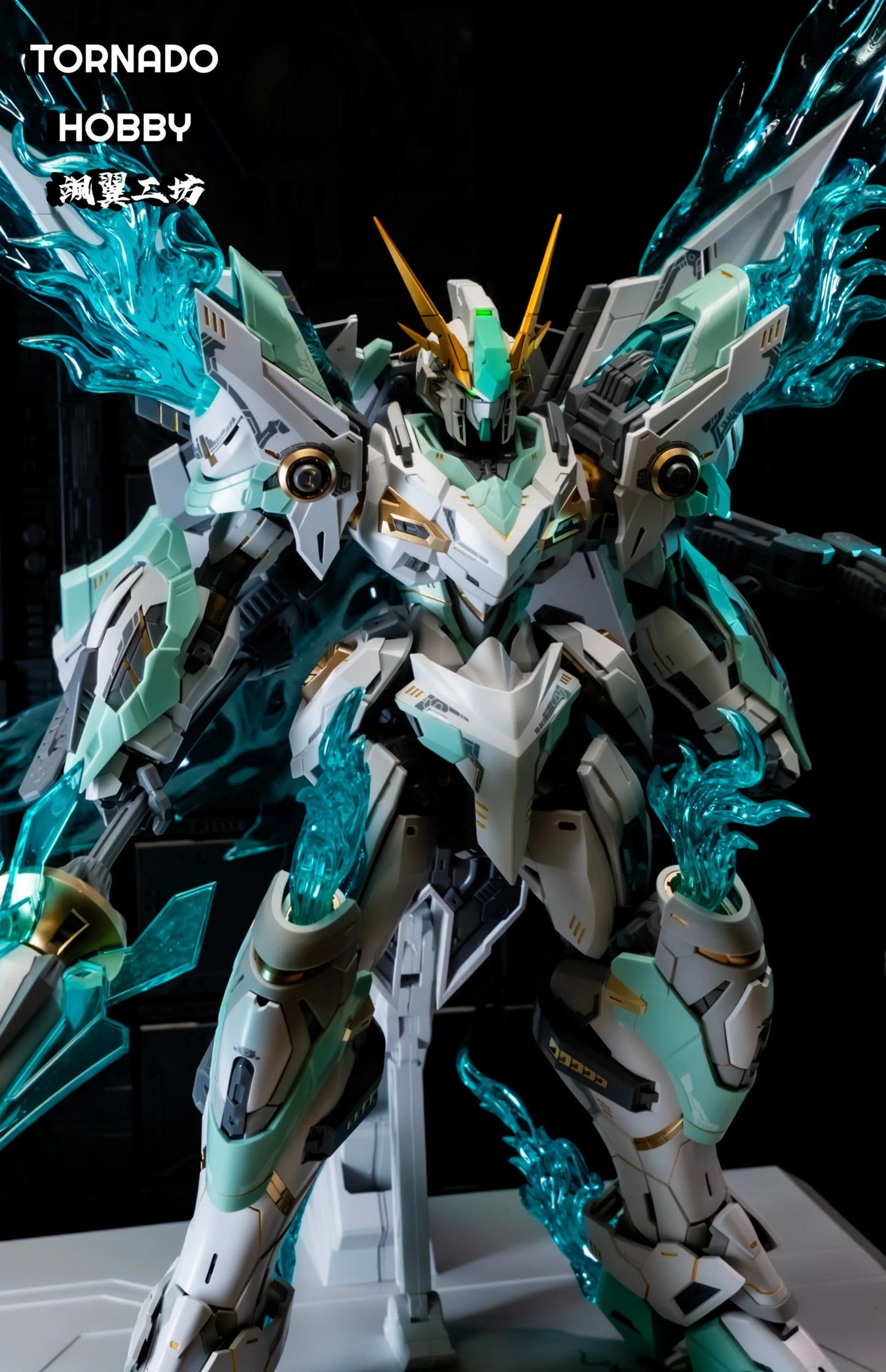 TORNADO HOBBY Studio XI RX-105 Head Carving 1/144 1/72 Sky Defender Assembly Model Kit Toy GK Model Mecha Head Accessory Gifts